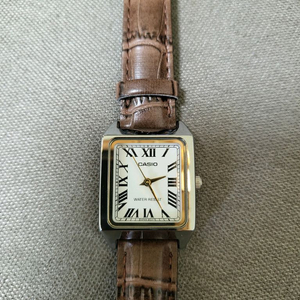 카시오 가죽 시계 LTP-V007