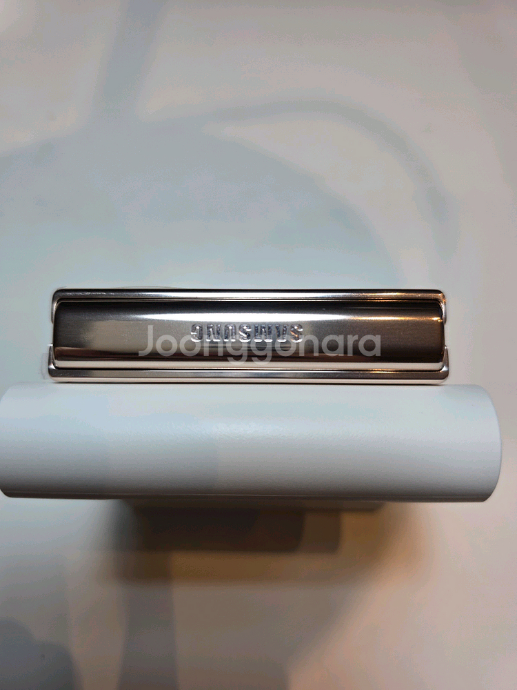 센터판 갤럭시 Z플립4 256GB 골드 판매해요--5