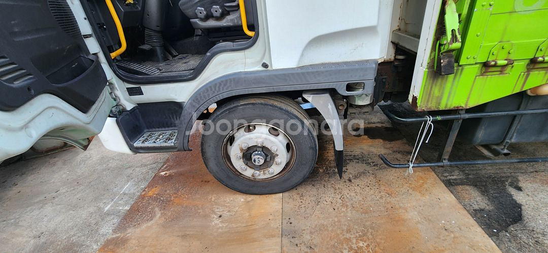 메가 현대 5톤 챔버 장축윙바듸 윙바디 길이5.8미터--2