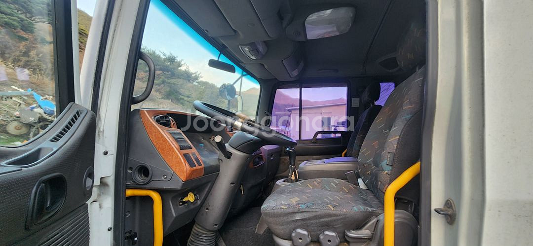 메가 현대 5톤 챔버 장축윙바듸 윙바디 길이5.8미터--3