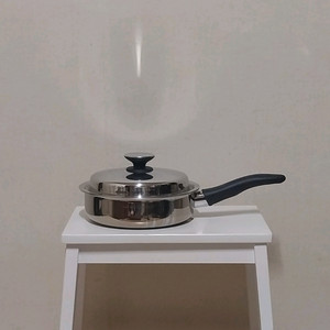 (중고)암웨이 Ti 중형 프라이펜 팝니다.