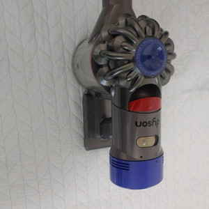 예전에 쓰던 다이슨 v7부품용으로 팝니다 부산 해운대