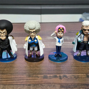 월드콜렉터블 원피스 피규어 월콜 해군 흰수염해적단 백수해적단 스모커 넨도 고블린슬레이어