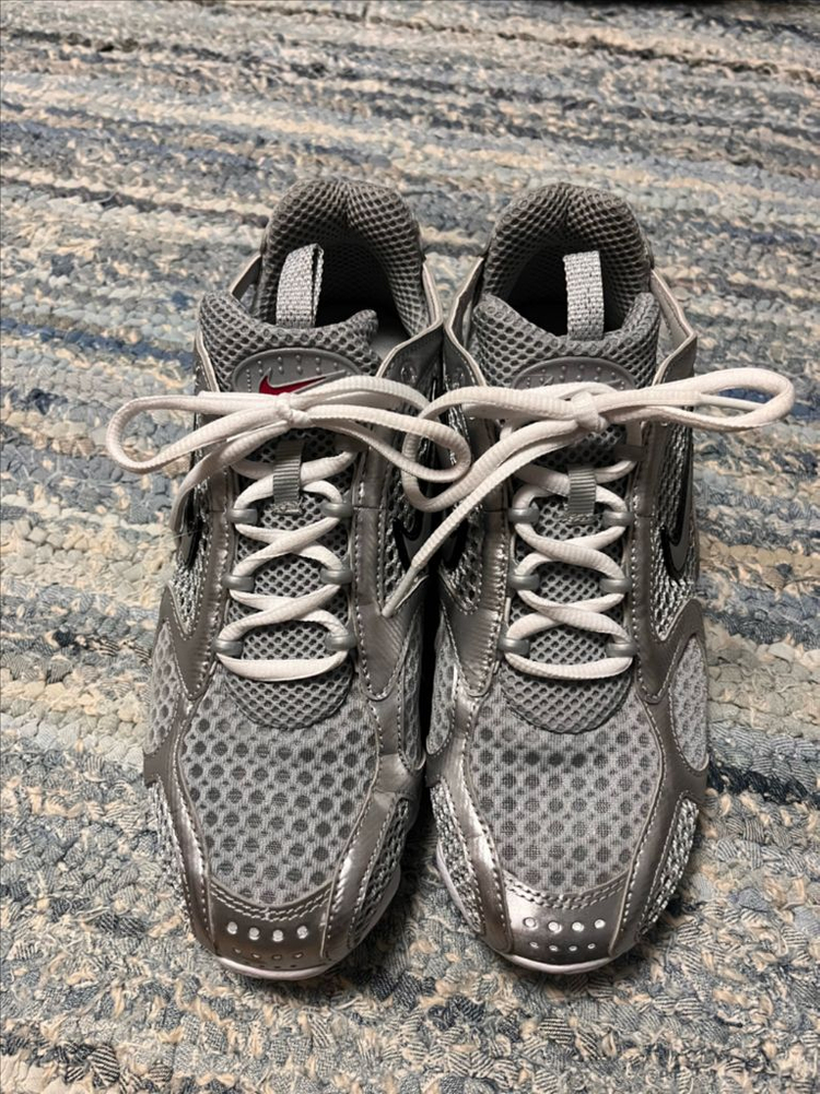 나이키 줌스피리돈 케이지2 메탈릭실버 이미지