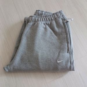 나이키 솔로스우시 팬츠 M 극미중고