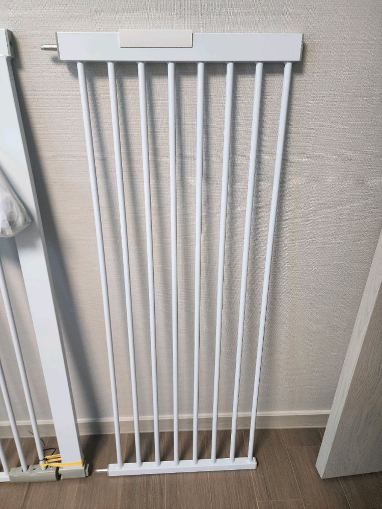 반려견을 위한 안전문(창살문) 이미지