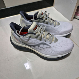 써코니 트라이엄프23 290사이즈 판매 이미지