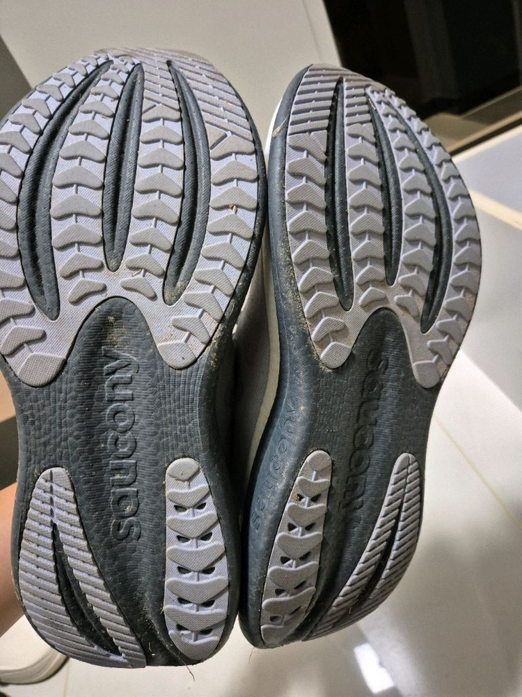 써코니 트라이엄프23 290사이즈 판매 이미지