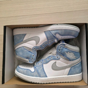 나이키 에어조던1 하이 하이퍼로얄 270