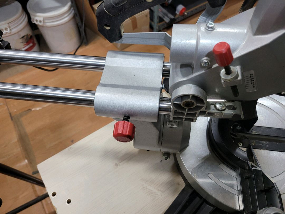 메타보 슬라이딩 각도절단기 KGS 216M 이미지