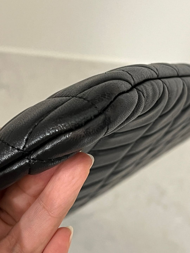 샤넬 클래식 라지 클러치 파우치 램스킨 블랙 은장 A82552--3