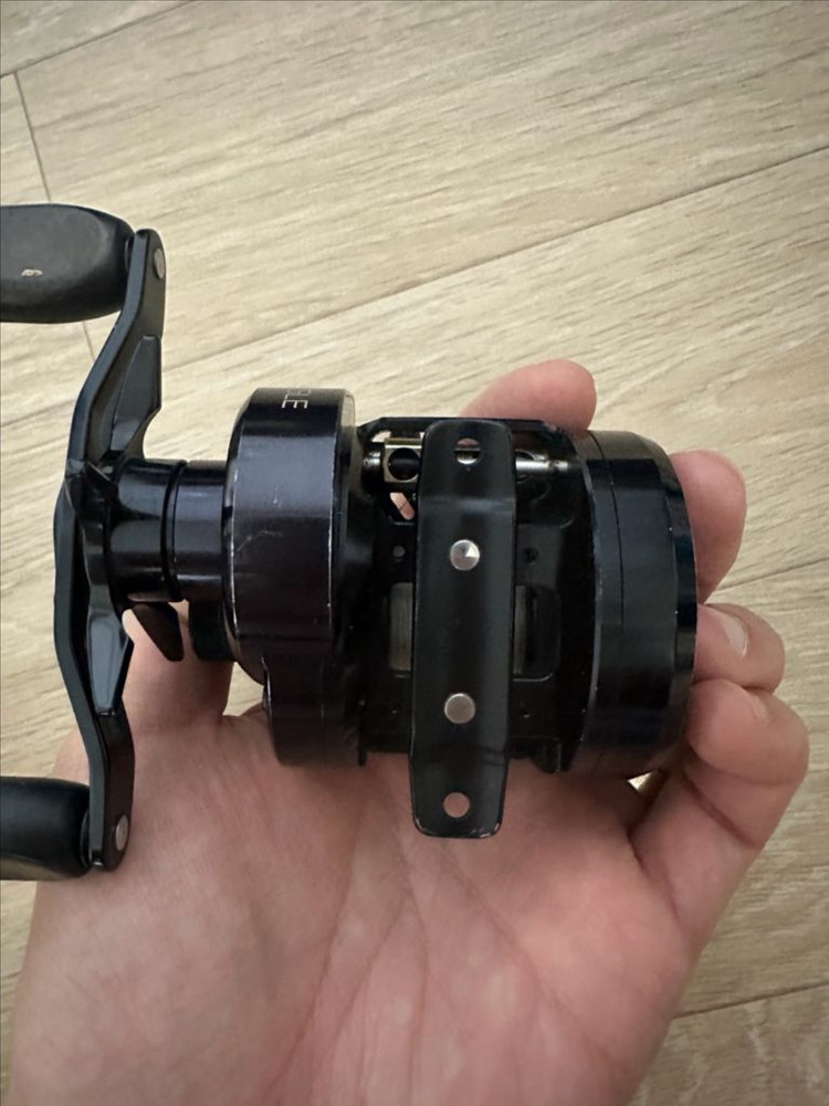 메가배스 린 블랙정글 베이트릴 이미지