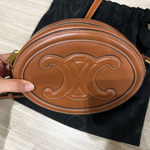 셀린느 오벌백 팔아요