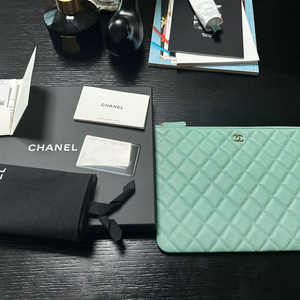 샤넬 클러치 뉴미듐 캐비어 풀셋