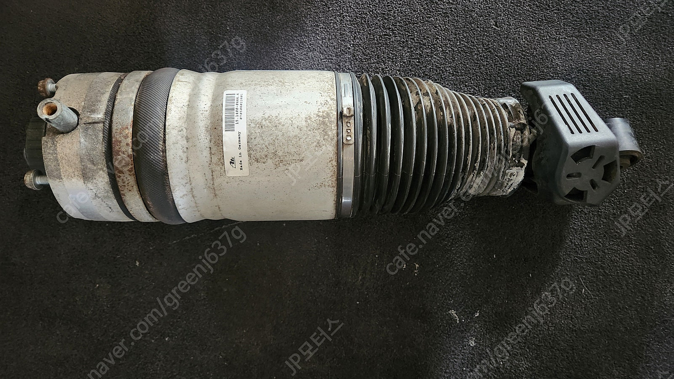 2008년식 957 카이엔 4.8L V8 리어 에어서스--0