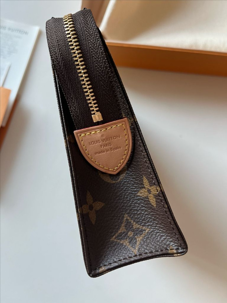 루이비통 포쉐트 토일렛 19--4