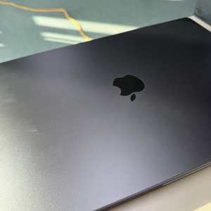 맥북 프로 M4 max 16 구입한지 2주정도된 상품 판매합니다