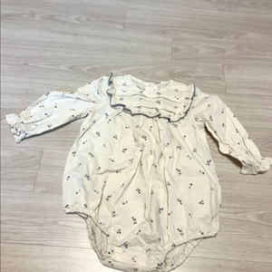 슈슈앤크라 바디수트 18m 새상품