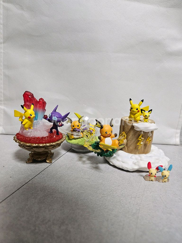 포켓몬 리멘트 테라리움 스케일월드 피츄 피카츄 라이츄 플러시 마이농 포켓몬의숲 가챠 가샤폰 젬스폰 깜까미 피규어--1