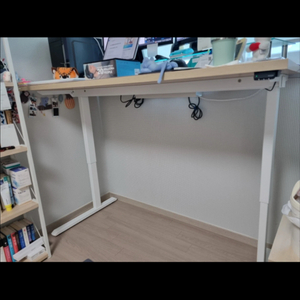 데스커 모션데스크 밸런스 높이조절 책상 이미지