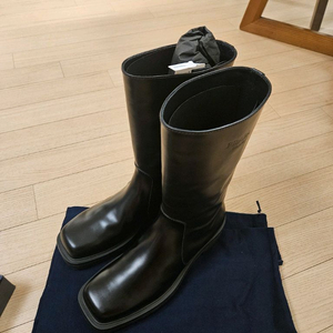 프라다 2ug004 브러쉬드레더 부츠