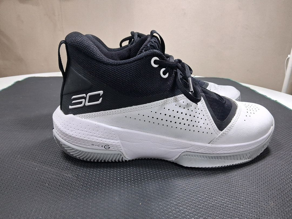 언더아머 SC30 경량가죽농구화 260(정사이즈)--2