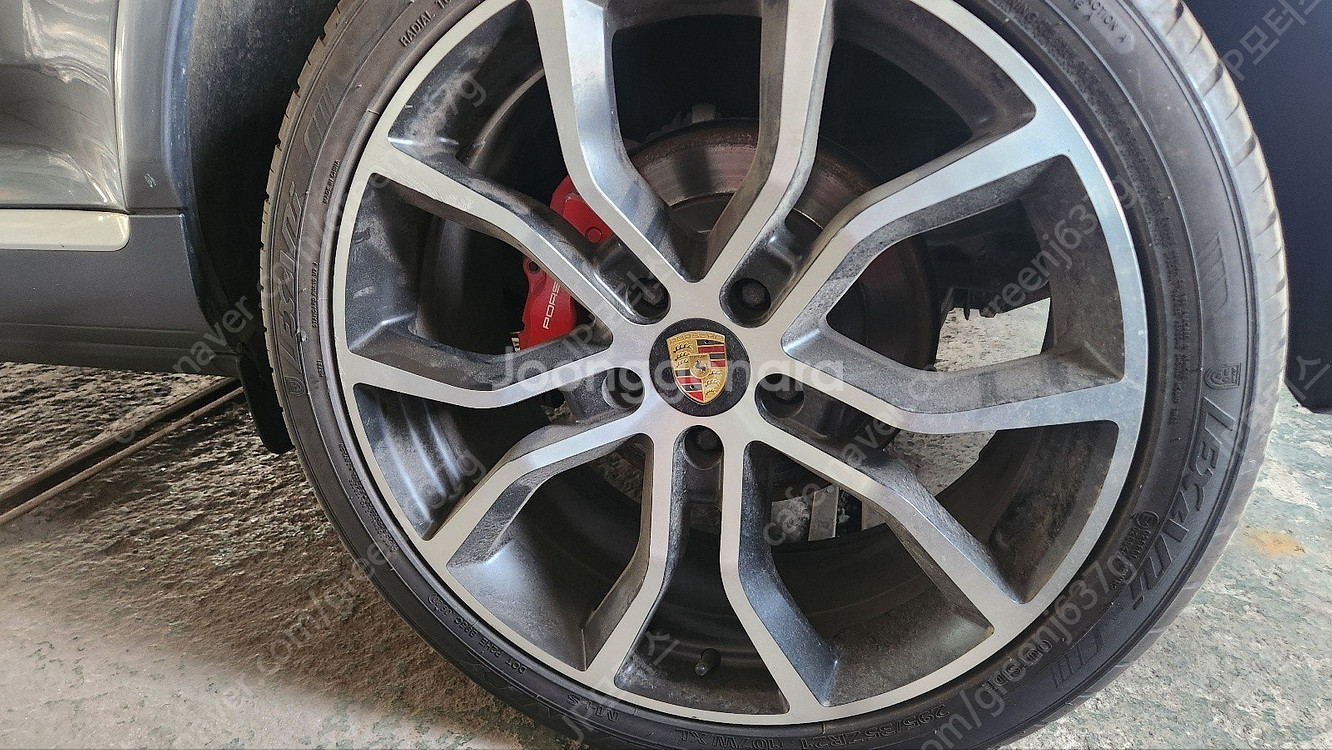 [중고] 2005년식 955 카이엔 21인치 Exclusive Wheel 휠·타이어 4짝 싸게판매합니다--3