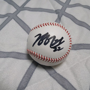 엘지트윈스 선수였던 김현수 공인구 싸인볼