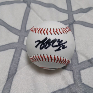 엘지트윈스 선수였던 김현수 음각신로고 싸인볼