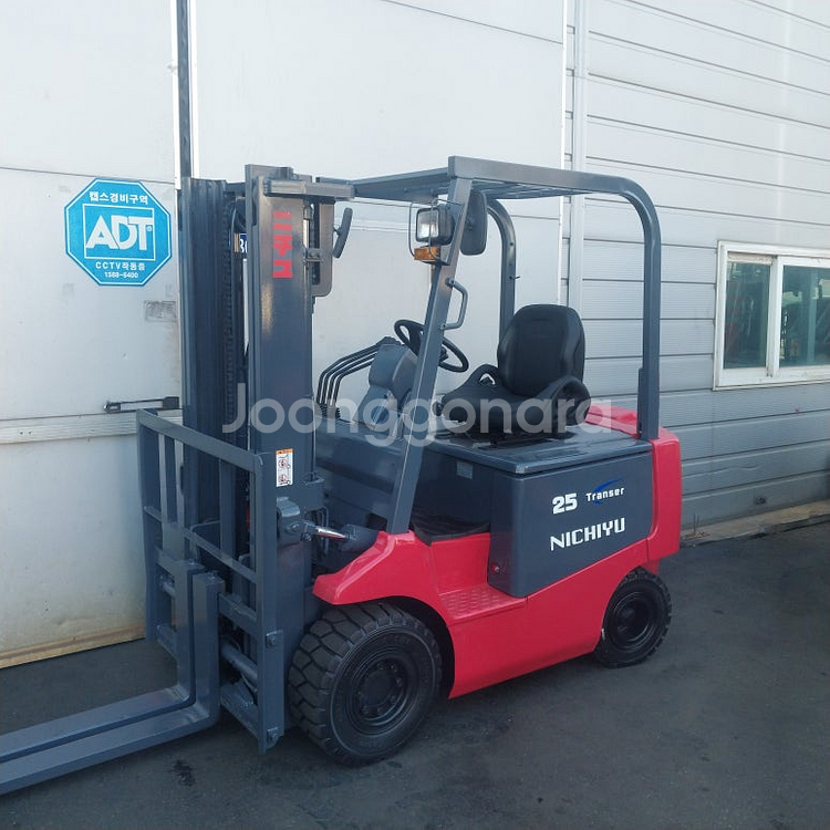 니찌유 전동지게차 2.5톤 자동발 편개식 장착 최상품베터리장착 2014년식--4