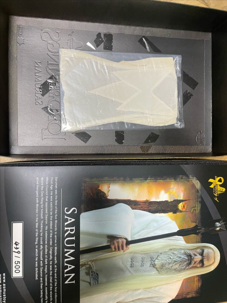 아스머스 번지의제왕 사루만 1/6 피규어 팝니다[단순개봉 미전시]--1