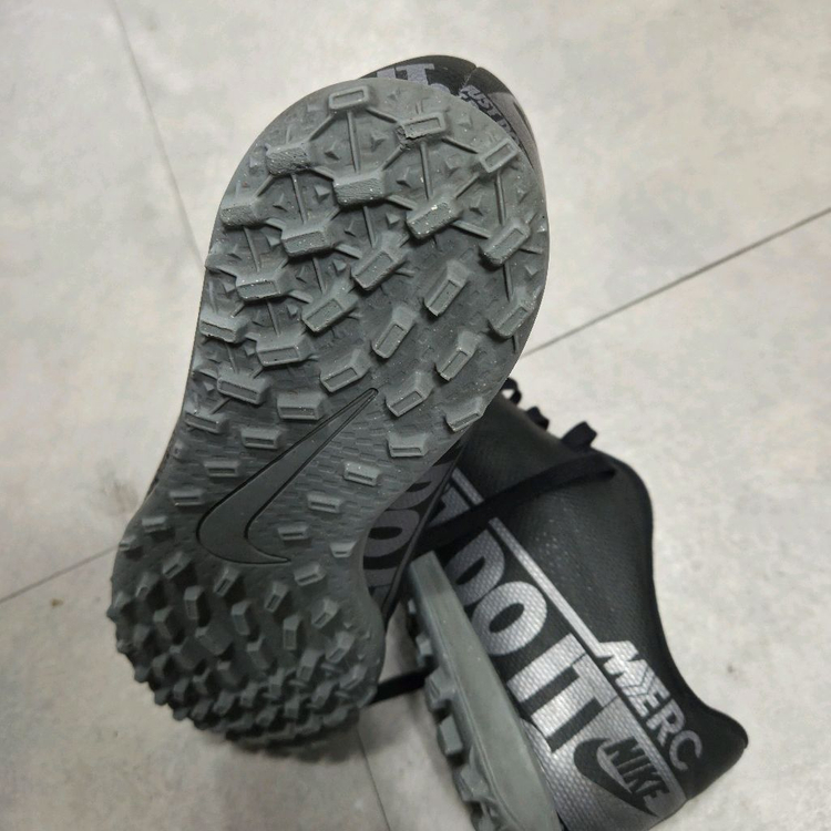 나이키 머큐리얼 베이퍼 13TF 픗살화 255 이미지