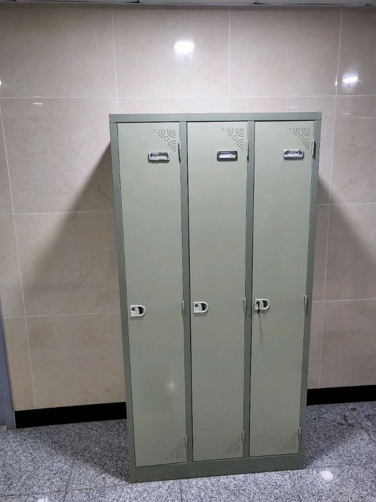 파티션 책상 의자 원탁 작업탁자 철제캐비넷 철재옷장 철재사물함 서랍 유리진열장 회의용테이블 회의용의자--6