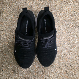 나이키 인피니티 런4 러닝화 이미지