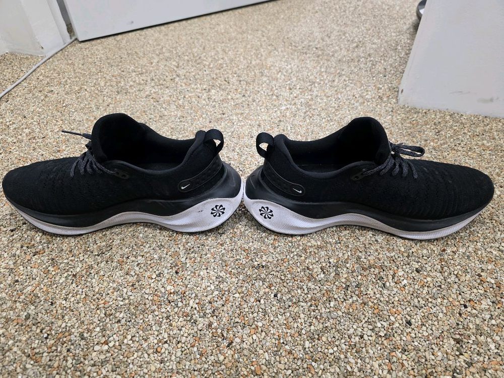 나이키 인피니티 런4 러닝화 이미지