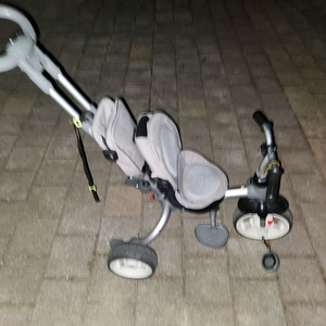 세발 자전거입니다