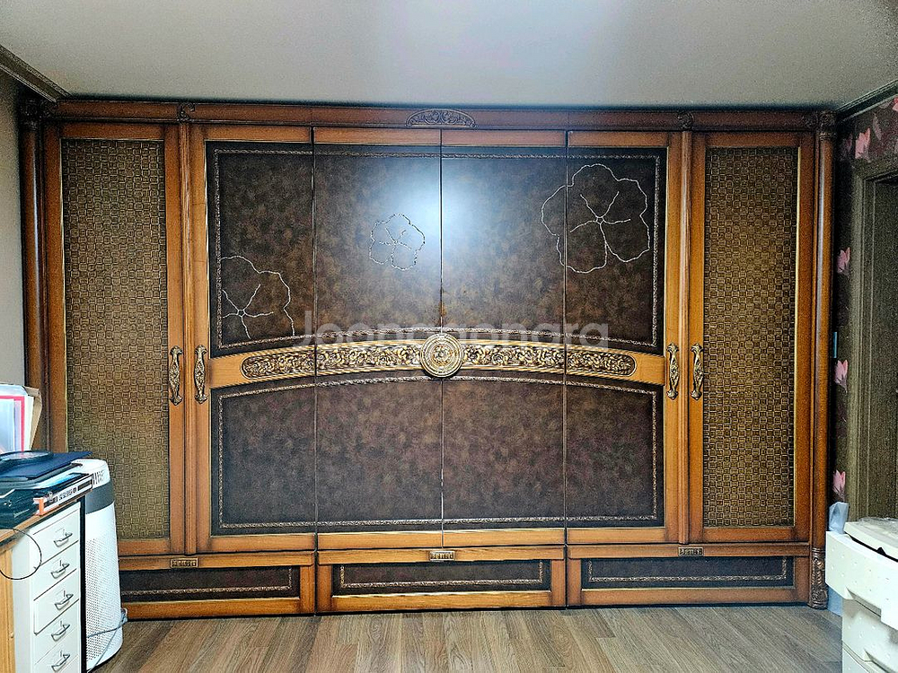 앤틱 우드 옷장--0