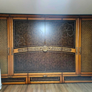 앤틱 우드 옷장