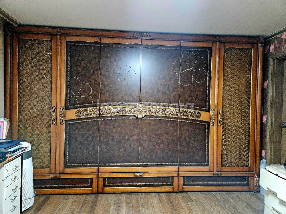 앤틱 우드 옷장--1