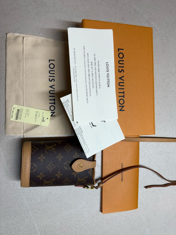 루이비통 폴드미 폰 파우치 모노그램 미니백 크로스백--1