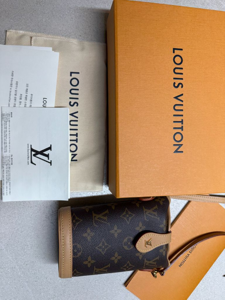 루이비통 폴드미 폰 파우치 모노그램 미니백 크로스백--3