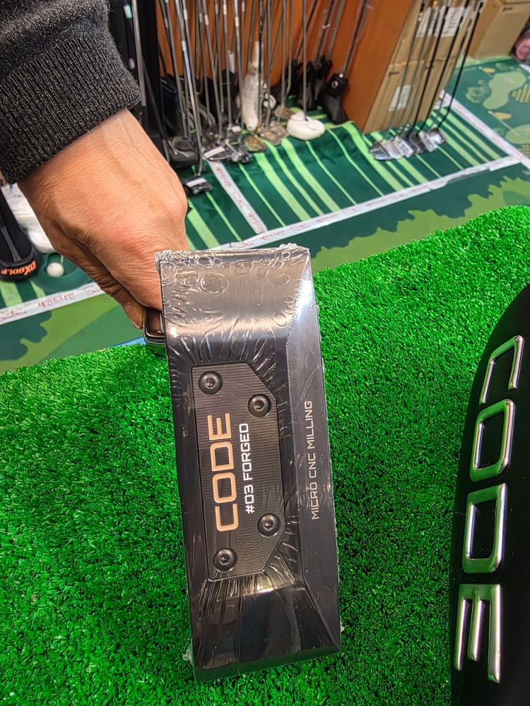 YES CODE 연철단조 01번 엔서타입 퍼터 새상품 파격처분 이미지