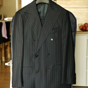 맨온더분 스트라이프 더블 브레스티드 수트 48