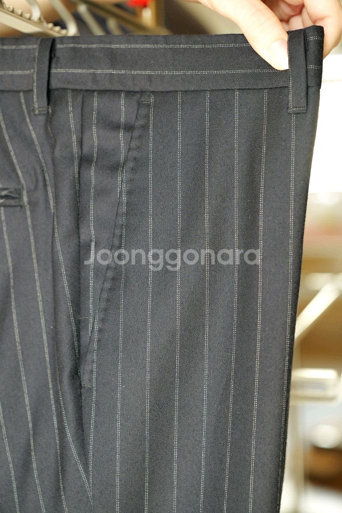 맨온더분 스트라이프 더블 브레스티드 수트 48--6