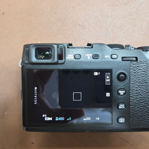 후지필름 X-E3 블랙 바디 팝니다.