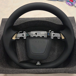 테슬라 모델3(하이랜드) 순정핸들 팝니다