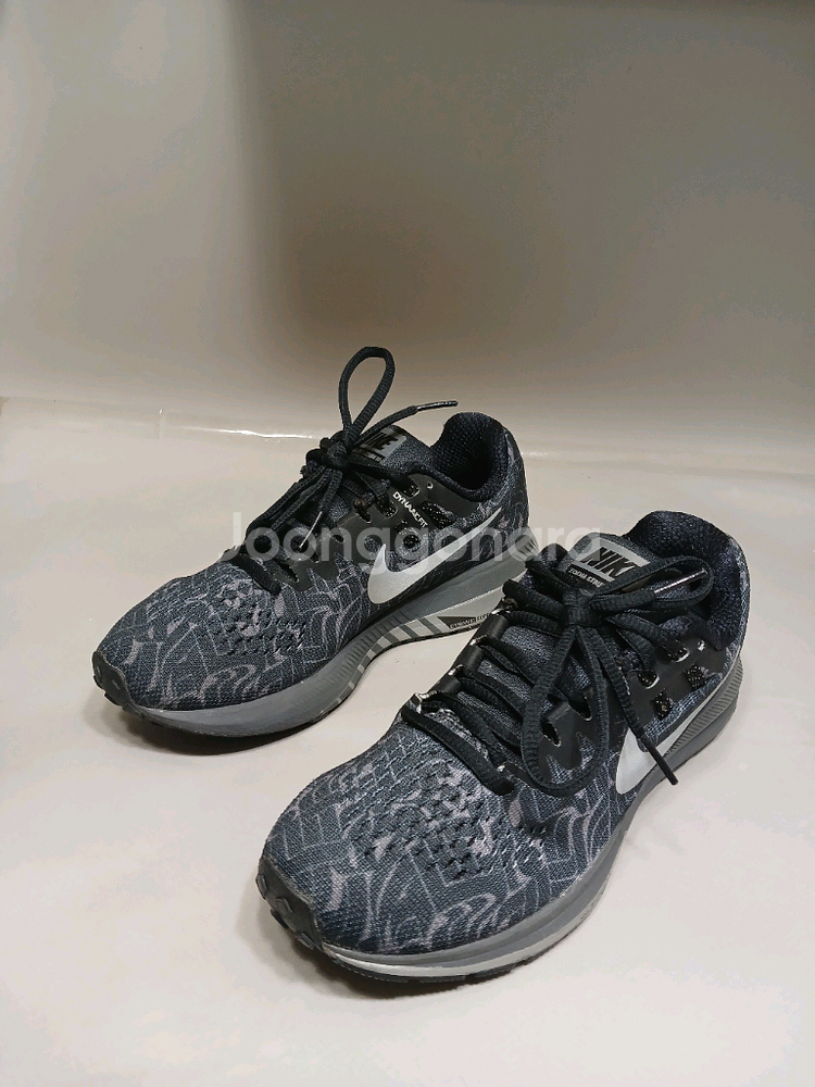 나이키 에어줌 스트릭처20 230--0