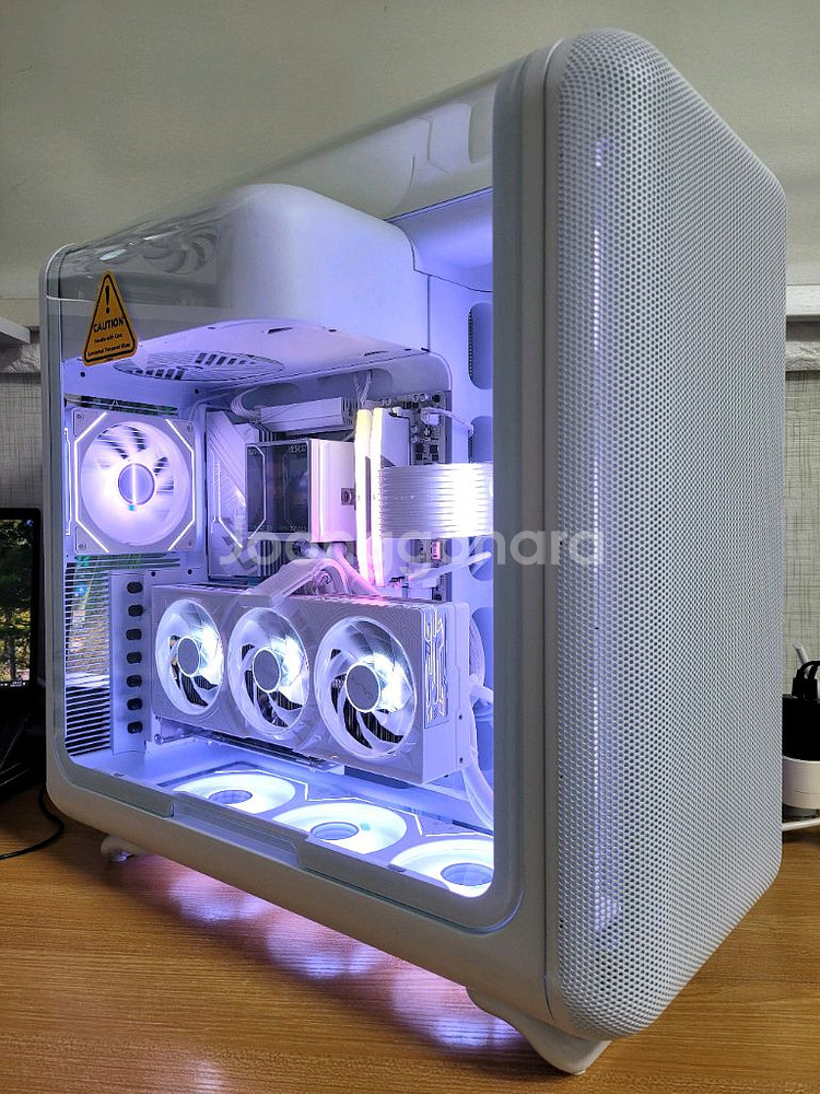 프리미엄 9800X3D 5080 2TB 라이저키트 게이밍 컴퓨터--1