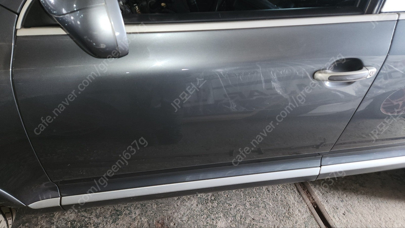 [중고]2005년식 955 카이엔 4.5L V8 운전석 도어 앗세이 판매합니다 (쥐색)--3