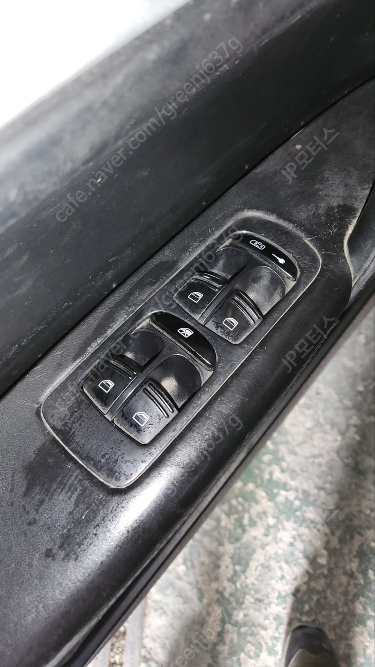 [중고]2005년식 955 카이엔 4.5L V8 운전석 도어 앗세이 판매합니다 (쥐색)--7